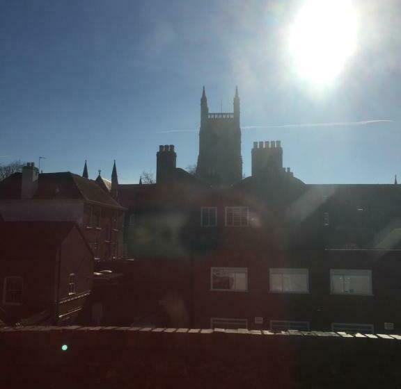 スタンダードルーム, Farriers Arms