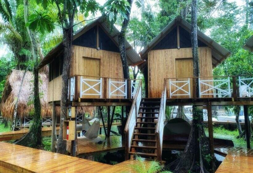 تختخواب در اتاق مشترک, Boatique Hotel And Marina