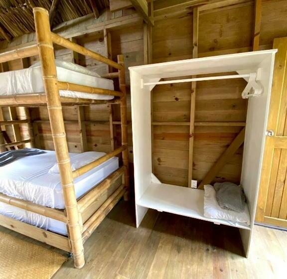 بانگلوی لوکس, Boatique Hotel And Marina