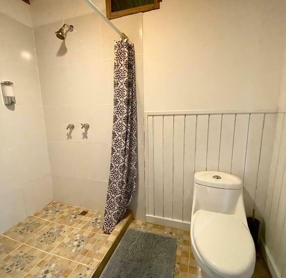 بانگلوی لوکس, Boatique Hotel And Marina