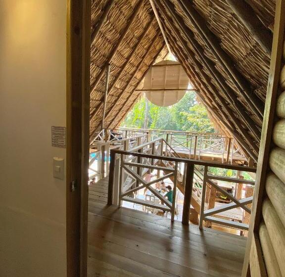 استودیوی لوکس, Boatique Hotel And Marina