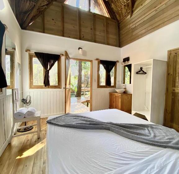 اتاق لوکس, Boatique Hotel And Marina