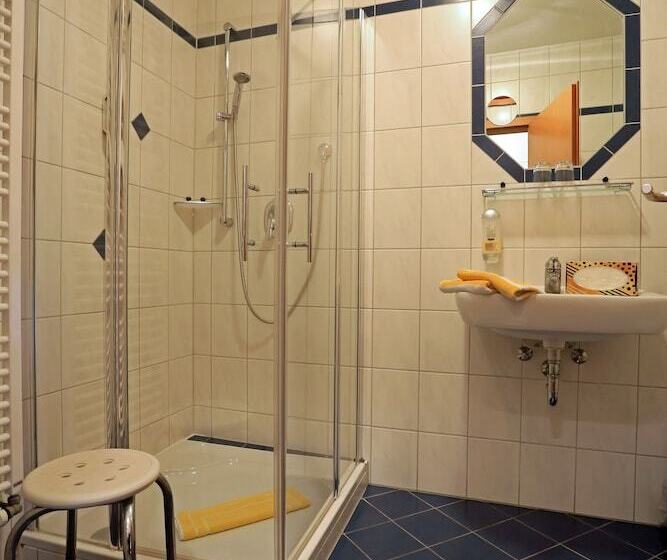 Номер Стандарт, Weinstube Schwalbennest
