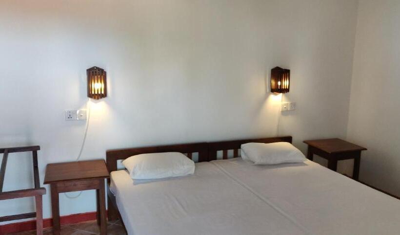 غرفة إقتصادية, Sailors' Bay