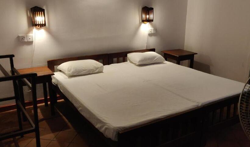 غرفة إقتصادية, Sailors' Bay