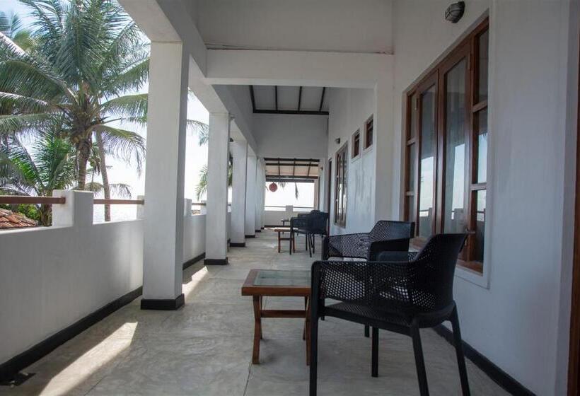 غرفة إقتصادية, Sailors' Bay