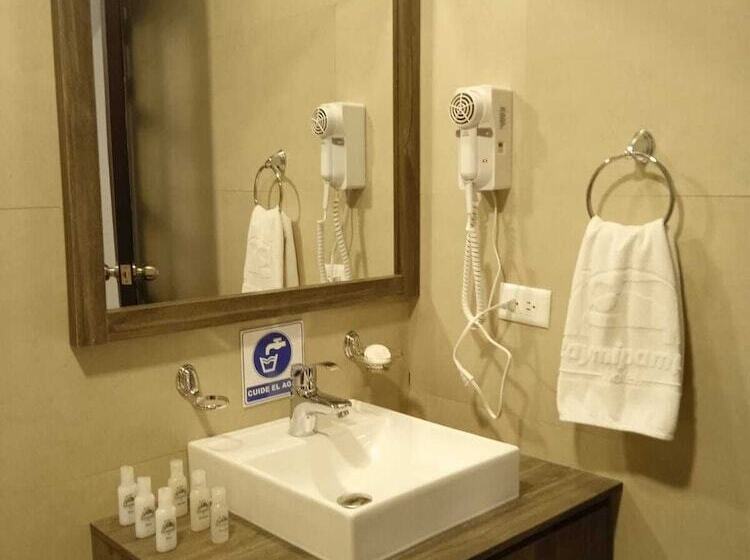 スタンダードトリプルルーム, Raymipampa