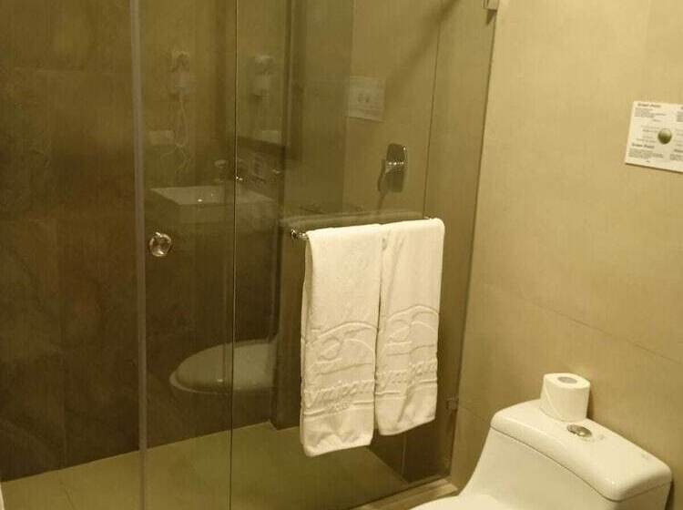 スタンダードトリプルルーム, Raymipampa