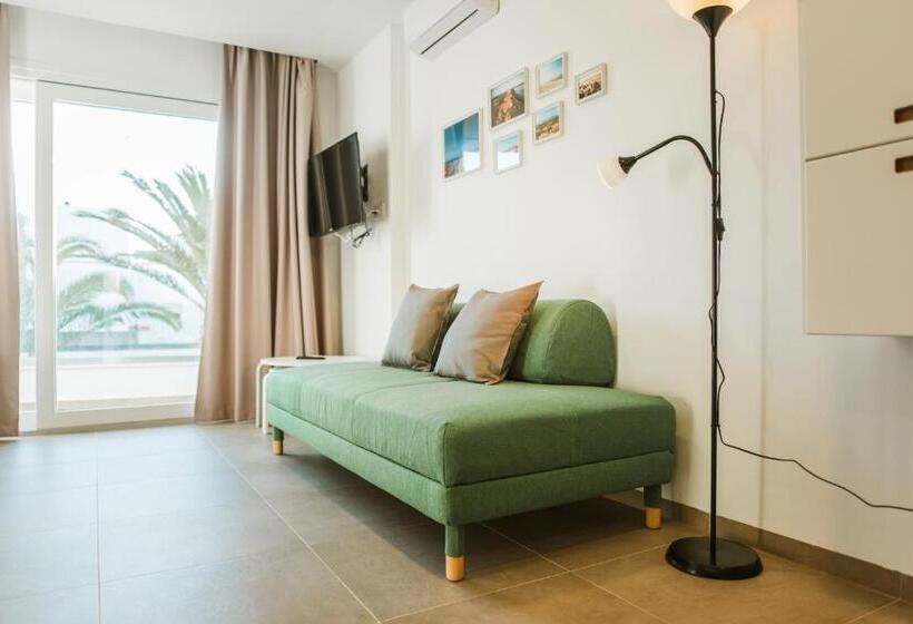 バルコニー付きスタンダードステューディオ, Apartamentos Zhr