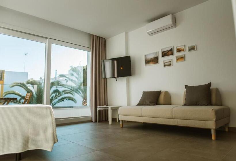 标准工作室带阳台, Apartamentos Zhr