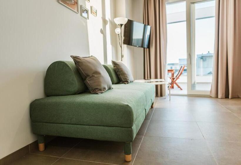 テラス付きスタンダードワンルーム, Apartamentos Zhr