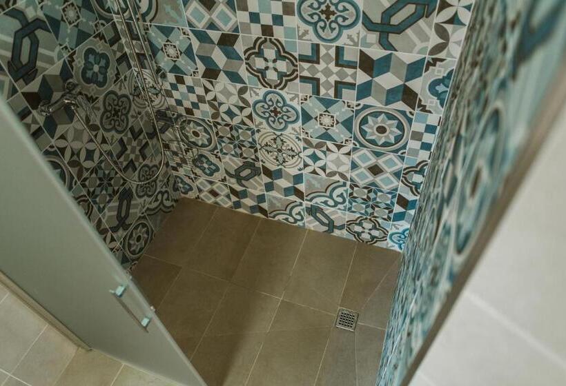 标准工作室带阳台, Apartamentos Zhr