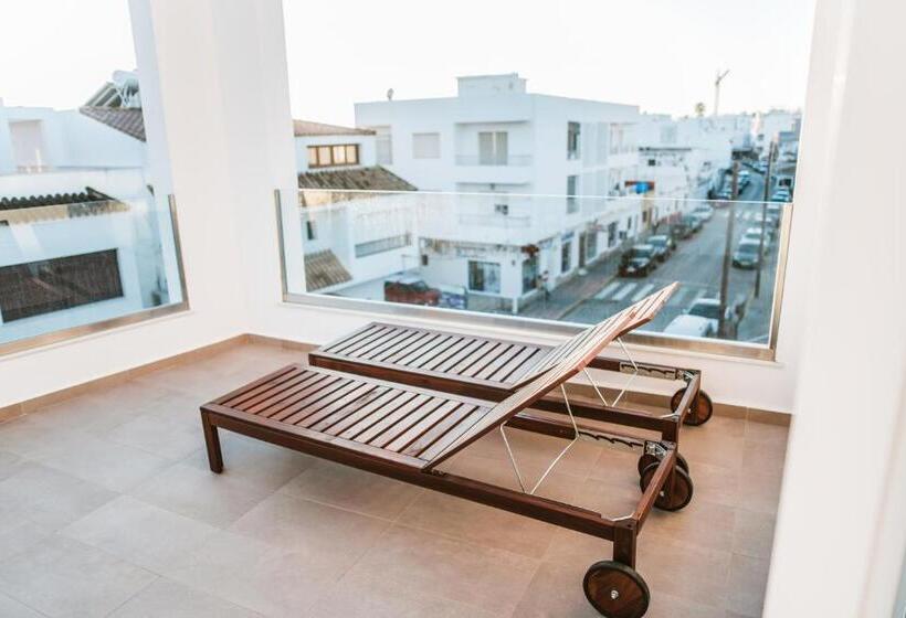 带露台的标准工作室, Apartamentos Zhr