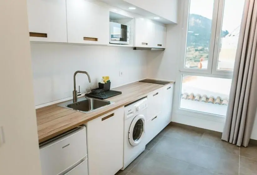 استودیو استاندارد با تراس, Apartamentos Zhr