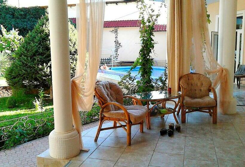 Villa 1 Slaapkamer met zwembad, Mini Hotel Home