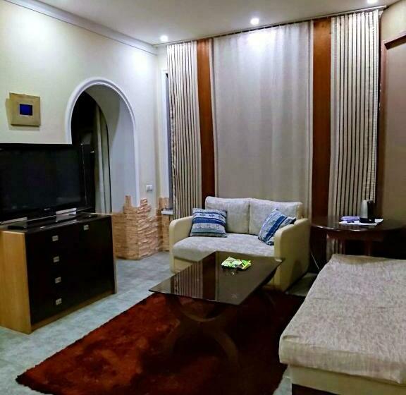 Villa 1 Slaapkamer met zwembad, Mini Hotel Home