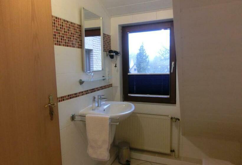 غرفة قياسية فردية, Ullas Gästehaus