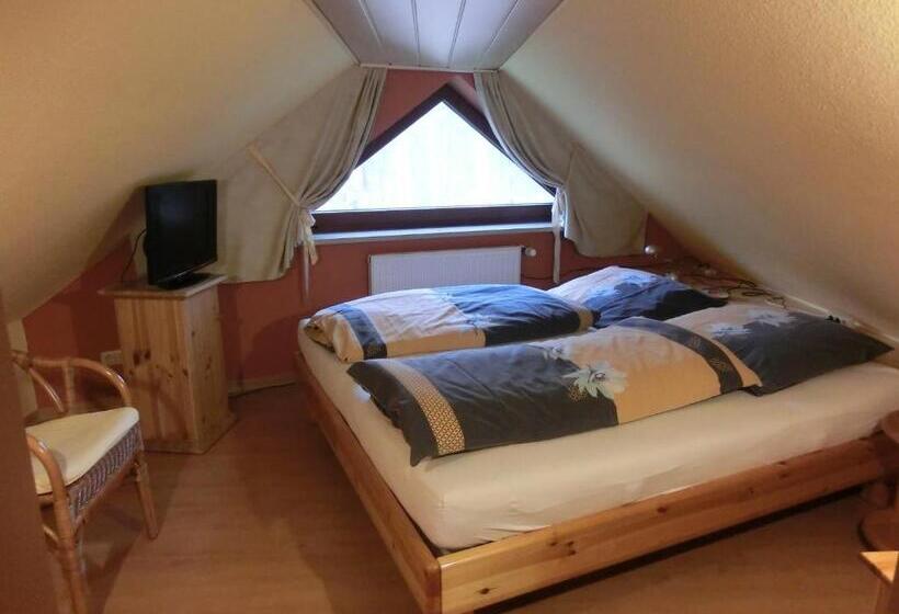 شقة غرفة واحدة, Ullas Gästehaus