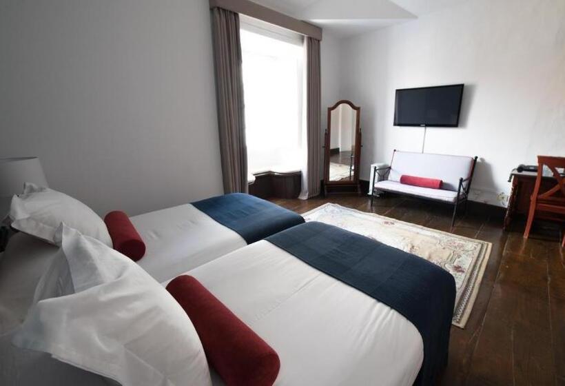 غرفة قياسية فردية, Aguere