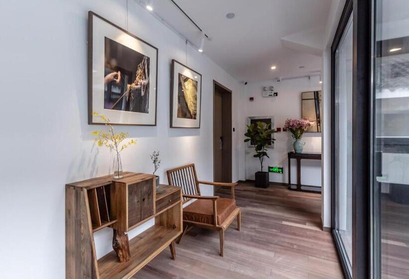 标准间, Cheng Zhai