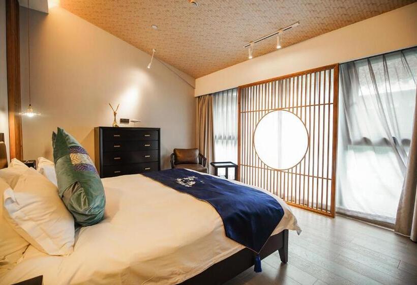 标准间, Cheng Zhai