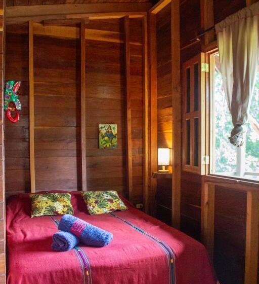 بانگلوی استاندارد, Alice Guesthouse