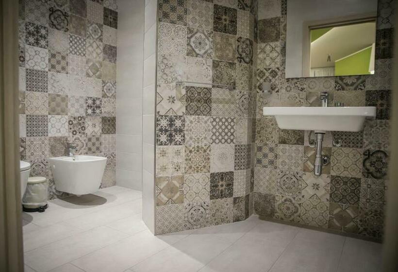 اتاق لوکس سه تخته, Urban Relax