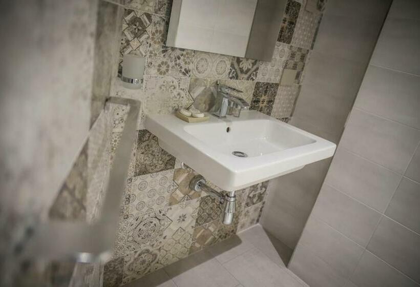 اتاق لوکس سه تخته, Urban Relax