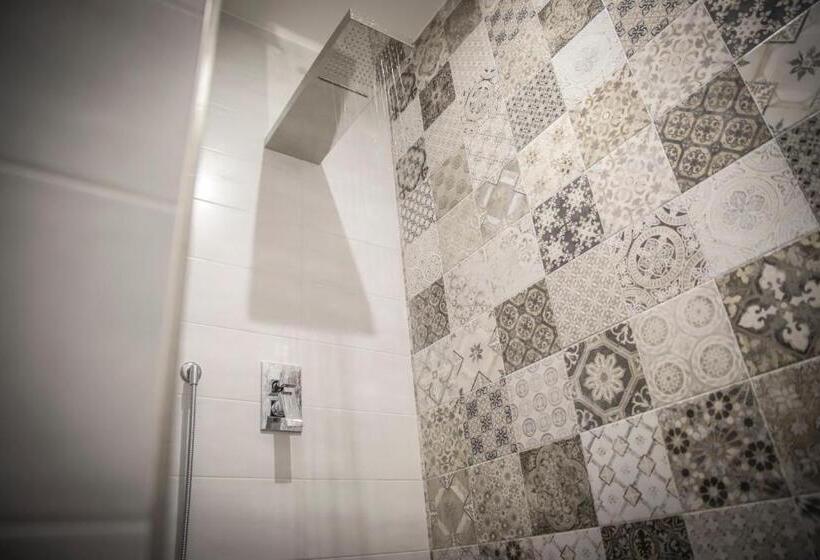 اتاق لوکس سه تخته, Urban Relax