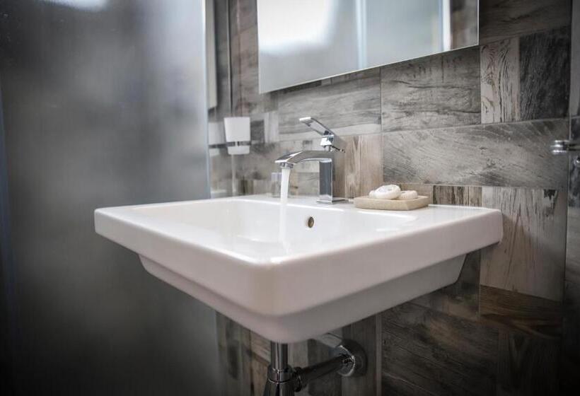 اتاق لوکس سه تخته, Urban Relax