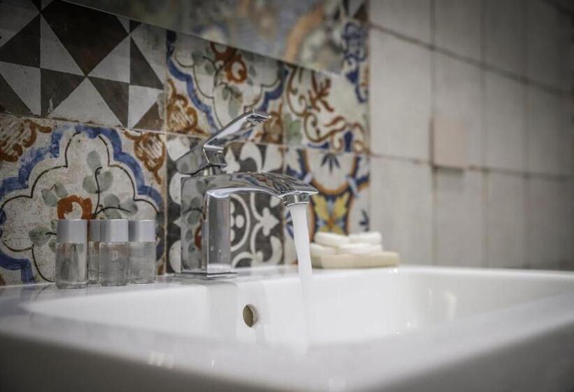 اتاق لوکس خانوادگی, Urban Relax