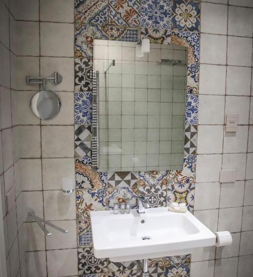 اتاق لوکس خانوادگی, Urban Relax