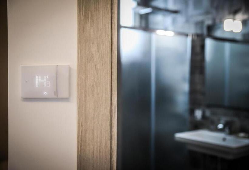 اتاق لوکس سه تخته, Urban Relax