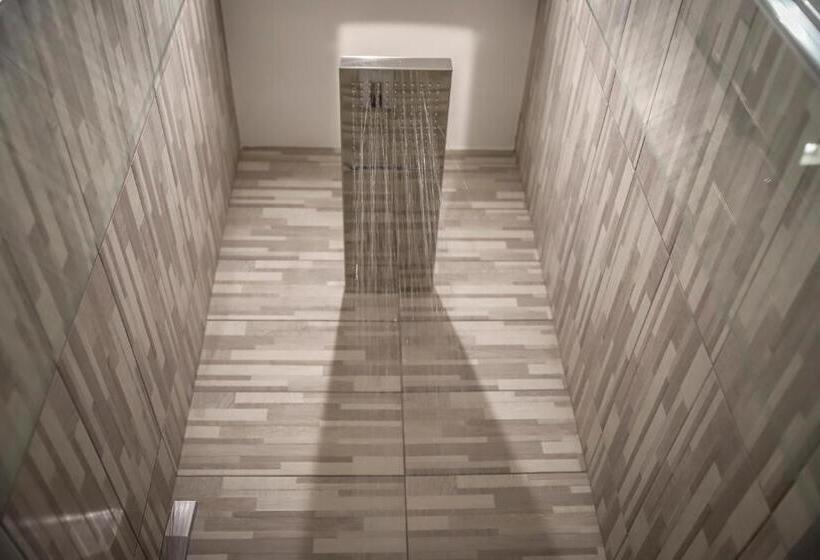 اتاق لوکس سه تخته, Urban Relax