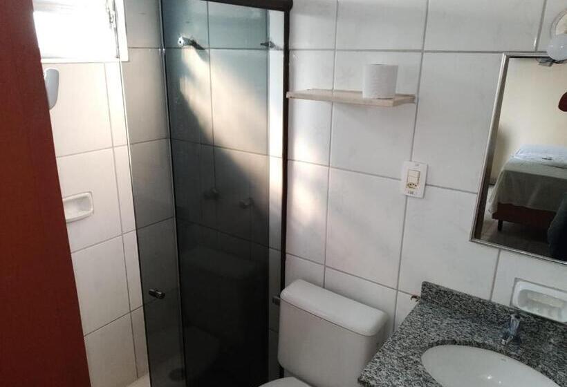 豪华房间, Frontier Palace