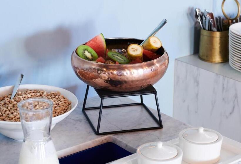 اتاق سوپریور, Oddsson Midtown