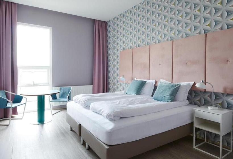 اتاق استاندارد سه نفره, Oddsson Midtown