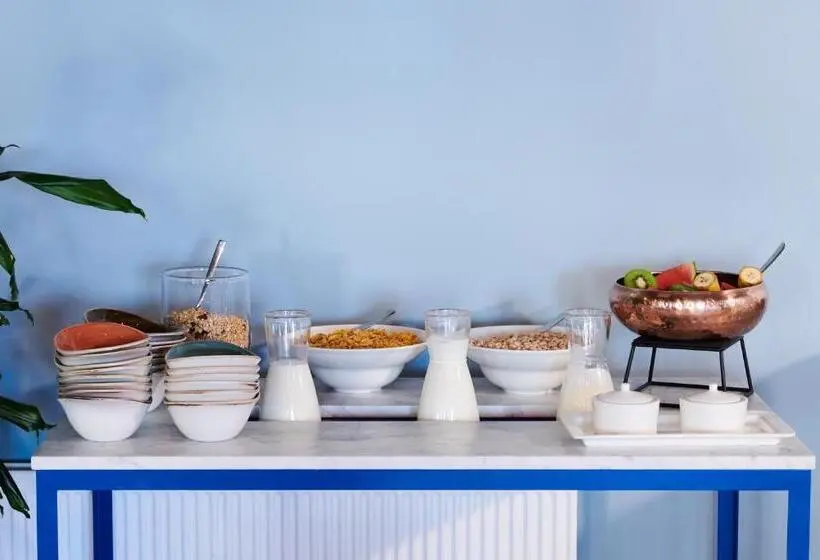 اتاق اکونومی, Oddsson Midtown