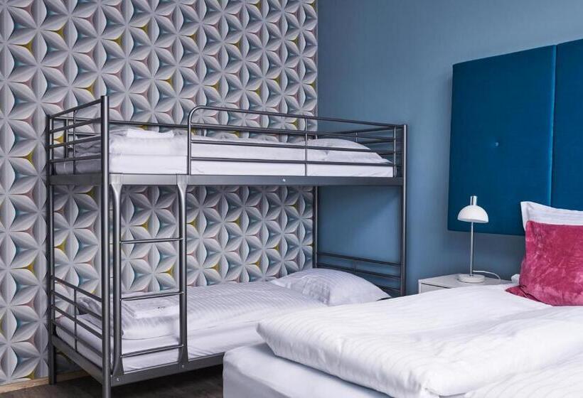 Standard Quadruple Room with Bunk Beds, Oddsson Midtown