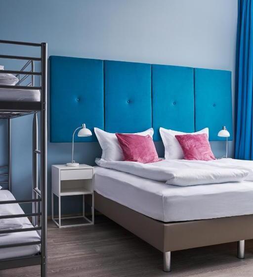Standard Quadruple Room with Bunk Beds, Oddsson Midtown