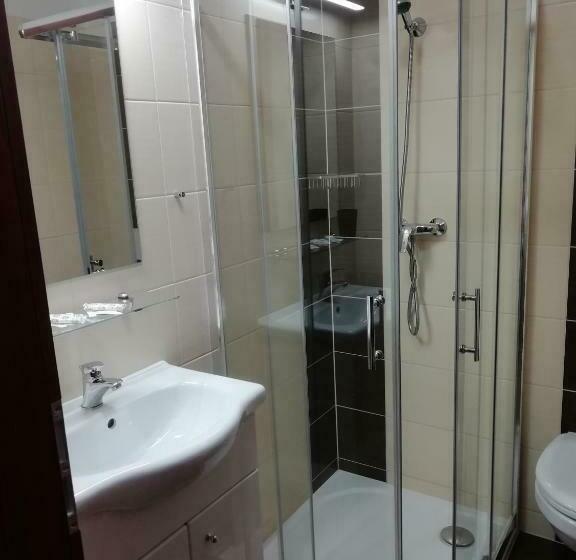 标准间, Motorest U Kola