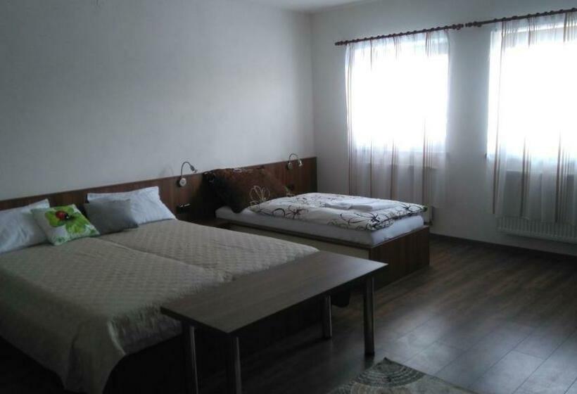 四人标准间, Motorest U Kola