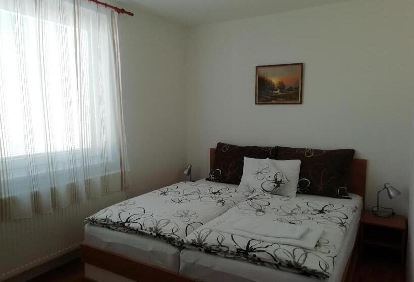 标准间, Motorest U Kola