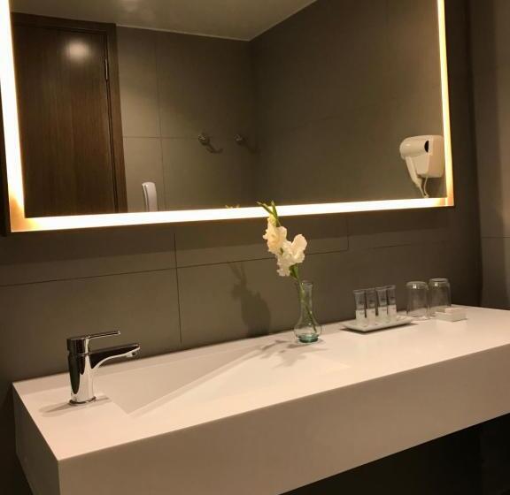 اتاق استاندارد با تخت بزرگ, Dazzler By Wyndham Lima San Isidro