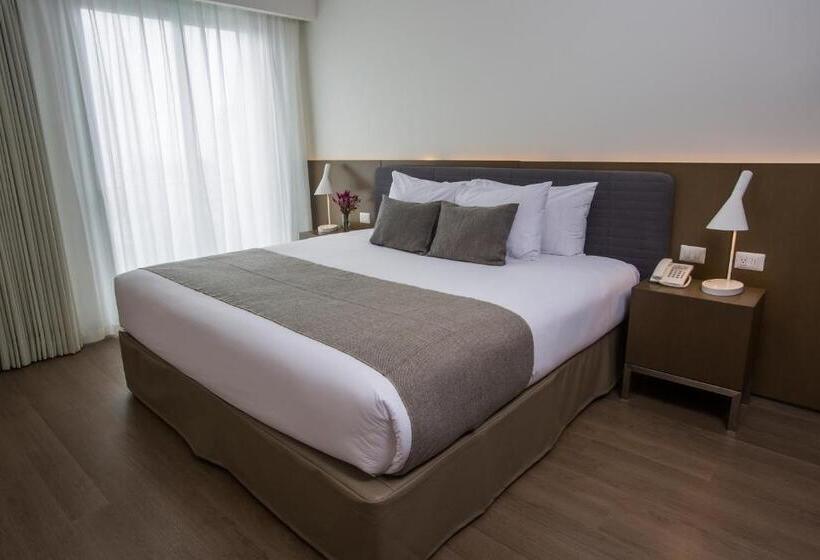 سوئیت با تخت بزرگ, Dazzler By Wyndham Lima San Isidro