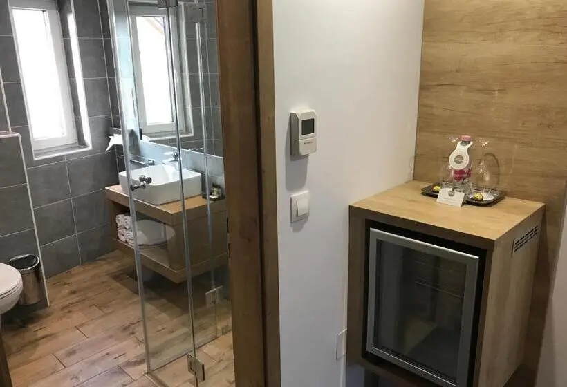 Deluxe Kolmen Hengen Huone, Villa Aruba & Private Spa Suites