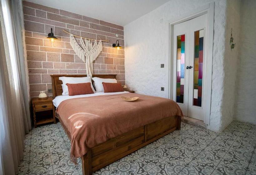 Номер Стандарт, Cunda