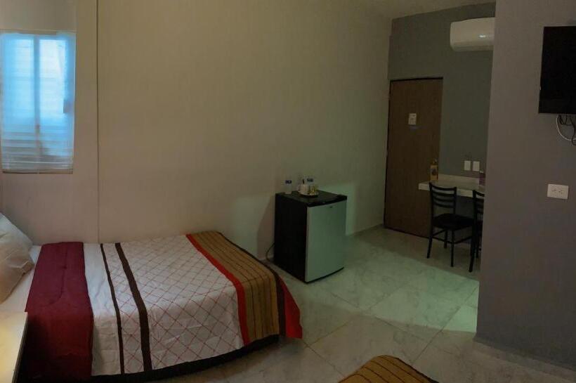 اتاق استاندارد سه نفره, Las Gardenias