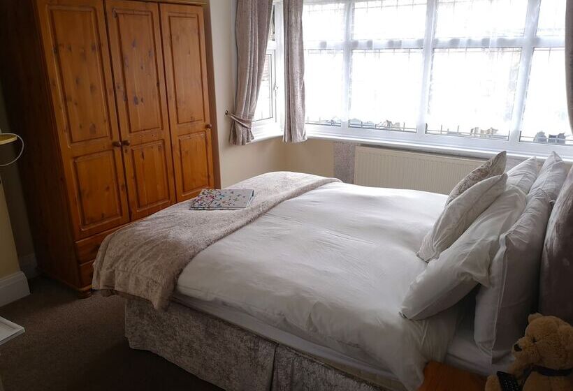 חדר משפחתי, The Rufford