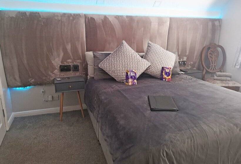 Deluxe Room, The Rufford